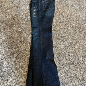 Eddie Bauer brand new size women’s size 6R Natural Barely Boot jeans.